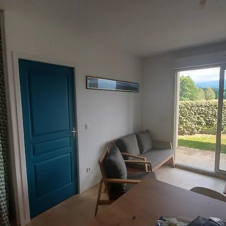 Monfaucon Vue Sur Les Pyrenees 아파트